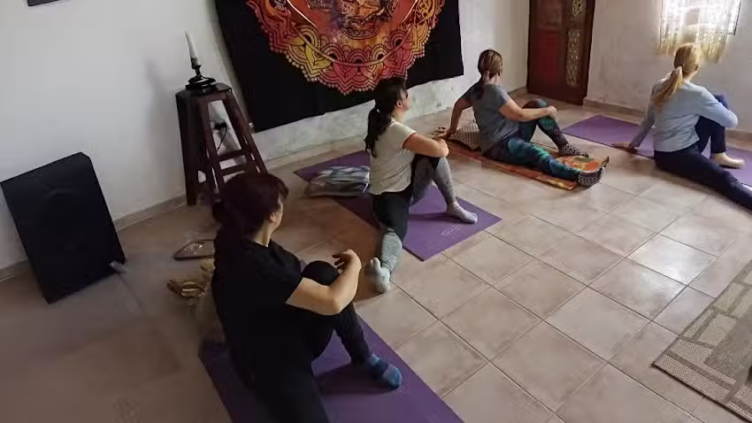 Academia Yoga Wellness Rosario