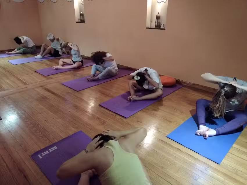 Centro Internacional de Yoga Wellness y Yoga Integral