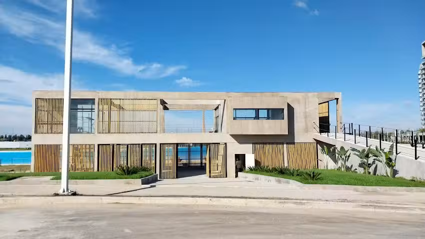 Club N&aacute;utico de Remeros Beach