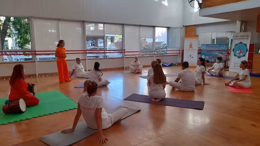 Escuela Argentina De Yoga