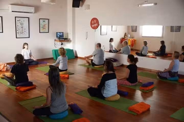 Escuela de Yoga Jans&aacute;