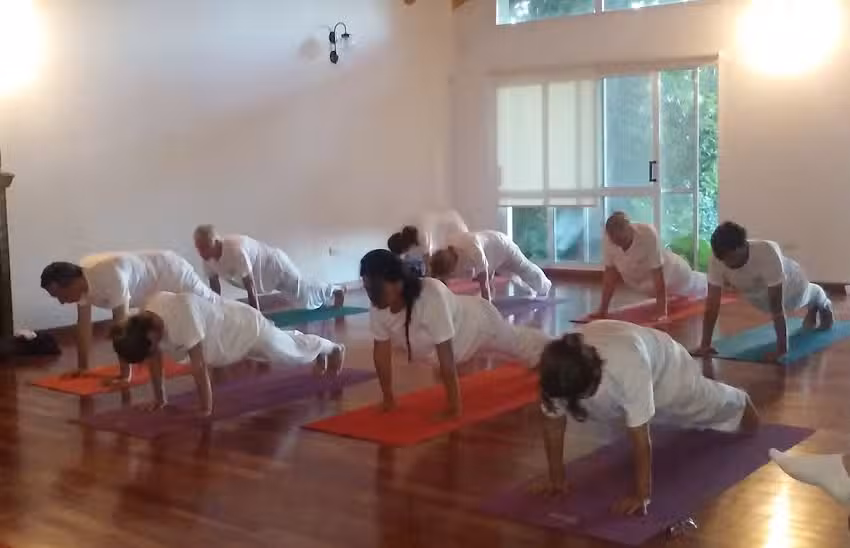 Escuela de Yoga Uttama