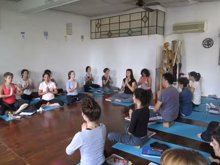 Escuela Yoga Veronica Belloli