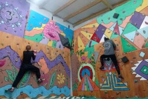 Fractales sala de yoga y escalada