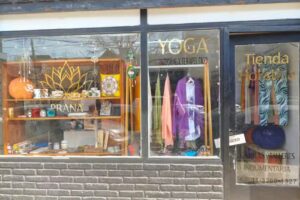Prana Yoga y Tienda holistica