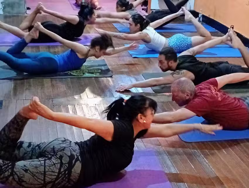 YOGA AROHAN ESCUELA DE YOGA Y FILOSOFIA