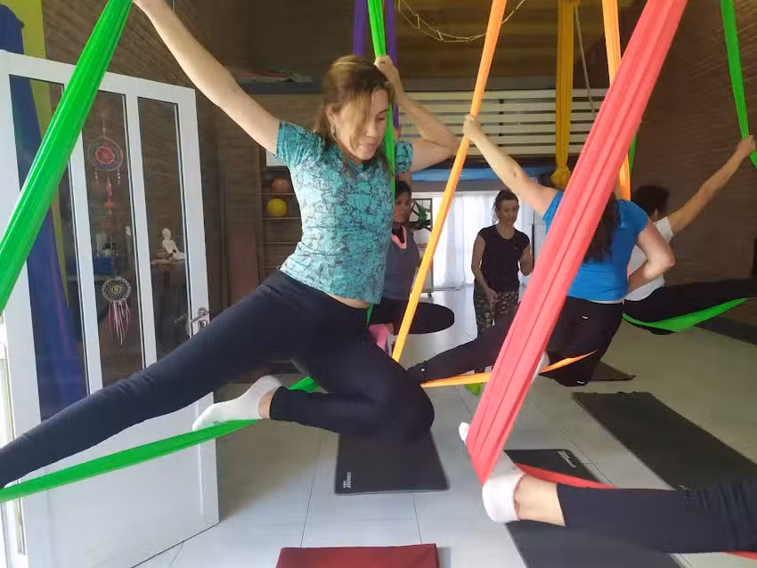 Yoga ELYT Anal&iacute;aKlug