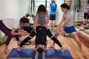 Yoga Iyengar Monica Moya